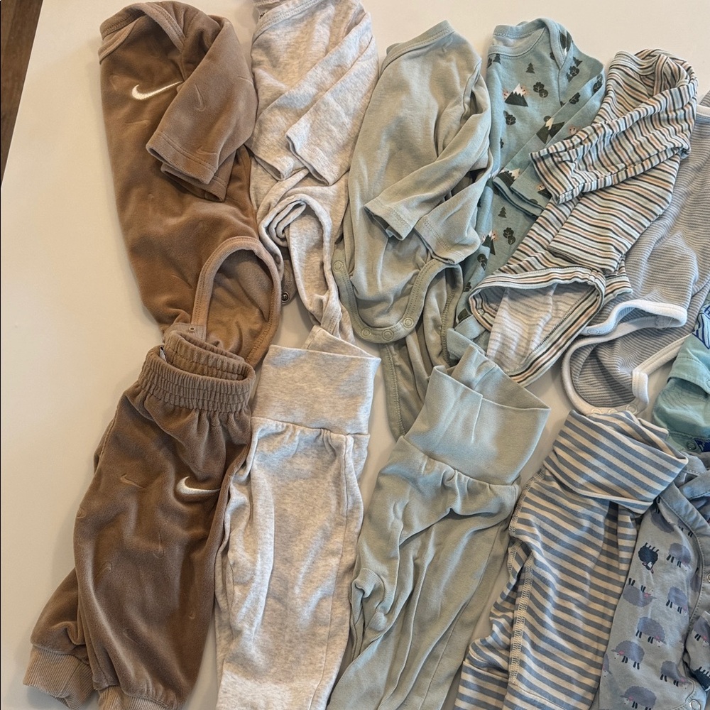 Baby bundle 0-3 - Picture 2 of 3